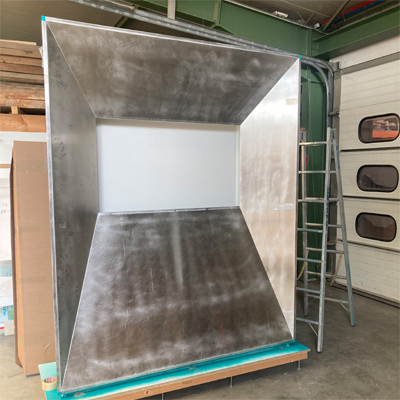 Info Display TV mit Akustikplatte Schallschluckend 180cm x 250cm